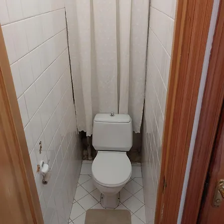 2к возле метро дарница * Київ
